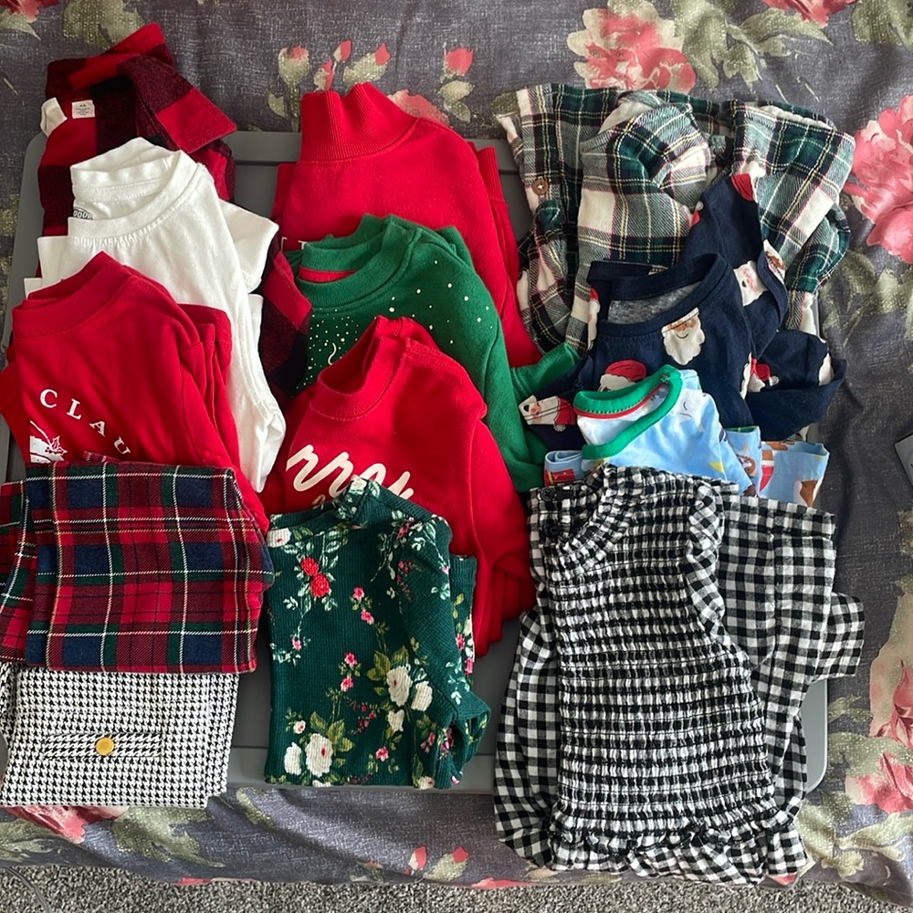 4T Holiday Lot